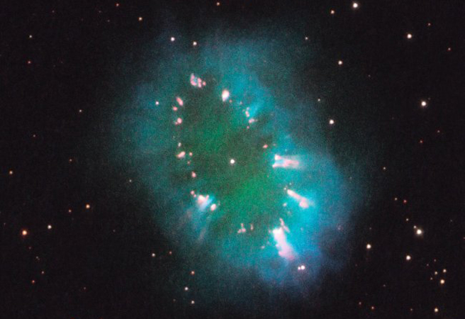Hubble засне красива снимка на мъглявината Колие