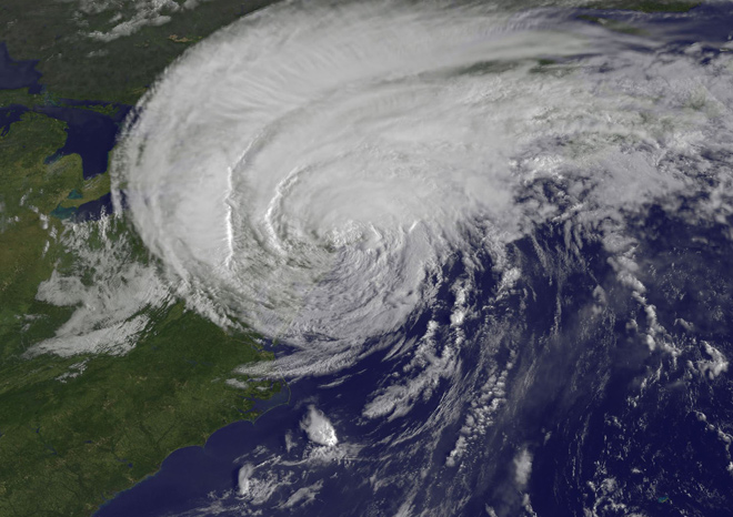 Видео ни показва зараждането и смъртта на урагана Айрин