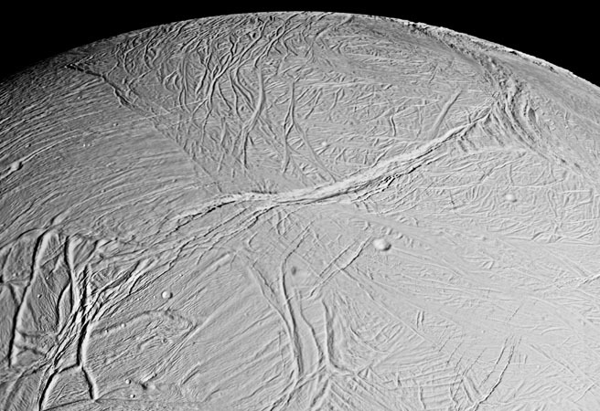 На Енцелад може да карате ски
