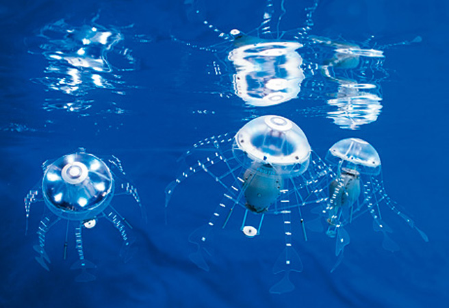 Робот-медуза спасява хората в океана