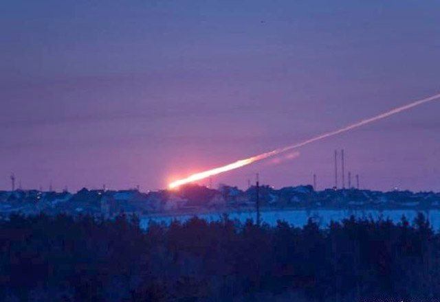 Руснаците изследват първи образец от Челябинския метеорит 