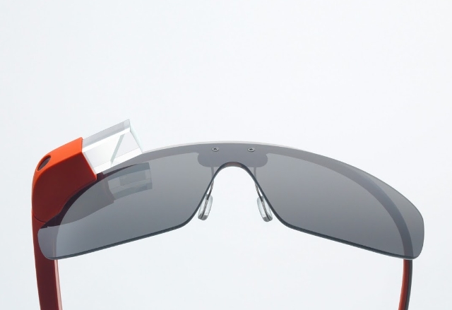 Започват доставките на Google Glass за разработчици