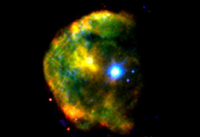 Неутронна звезда изуми учените със забавено въртене