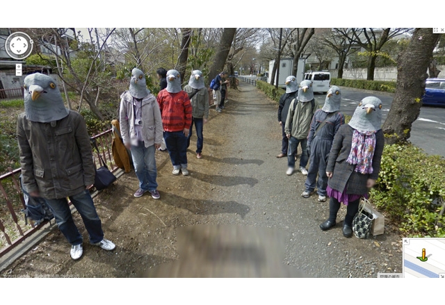 Японците гълъби в Google Street View