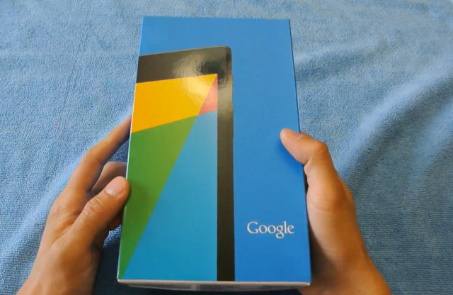 Разопаковане на новия Nexus 7 преди официалната му премиера