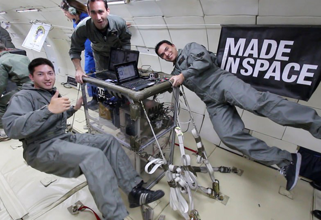 Пращат 3D принтер на борда на МКС