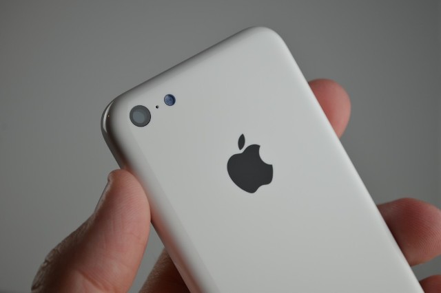 Нови снимки на iPhone 5C