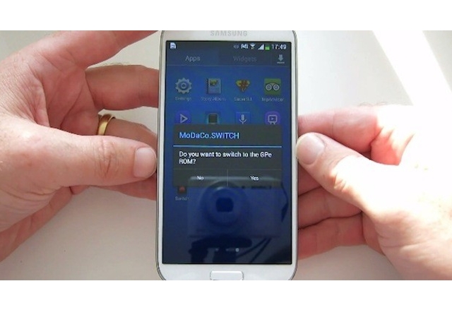 TouchWiz и чист Android на едно устройство с MoDaCo Switch