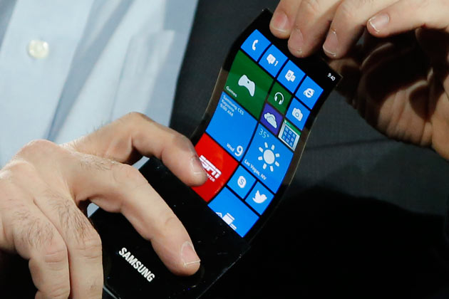 Samsung ще обяви смартфон с огънат дисплей през октомври