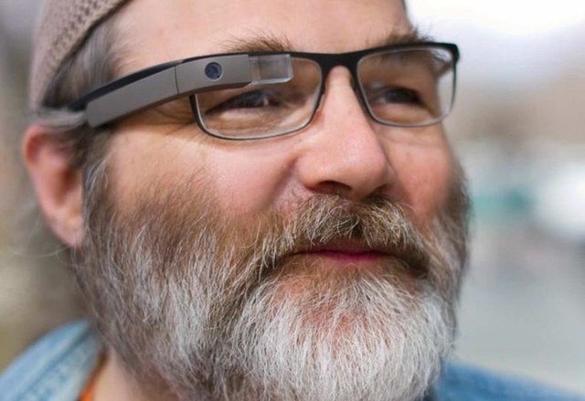 Google Glass скоро ще има диоптрична версия