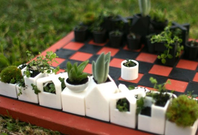 3D принтиран шах с растения