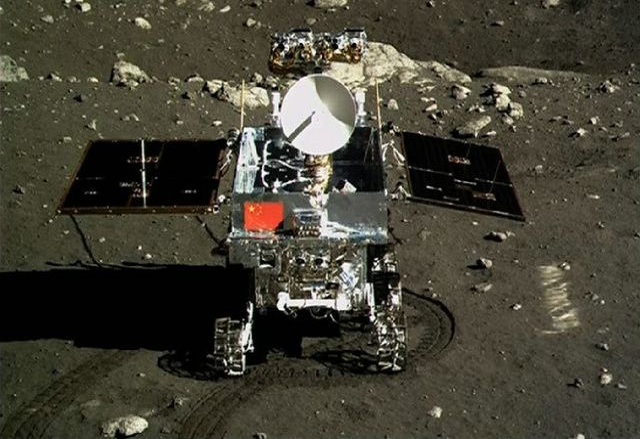 Първите снимки от Китайската лунна мисия са тук