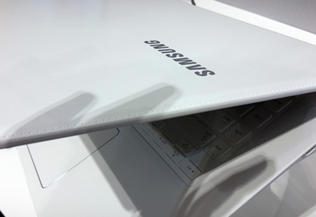 Samsung планира изкуствени шевове за дизайна на лаптопите си