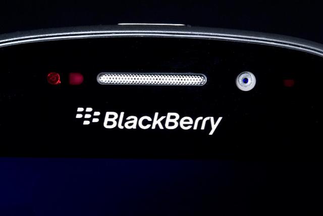 BlackBerry спира разработката на два телефона
