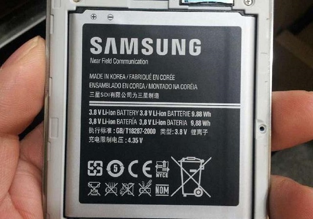 Samsung Galaxy S5 може да разполага с бързозареждаща се батерия