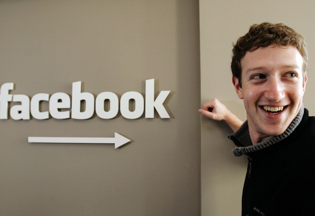 Учени: Facebook ще залезе до 2017
