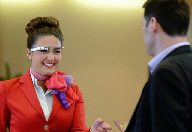 Virgin Atlantic започва да използва Google Glass и Sony Smartwatch 2