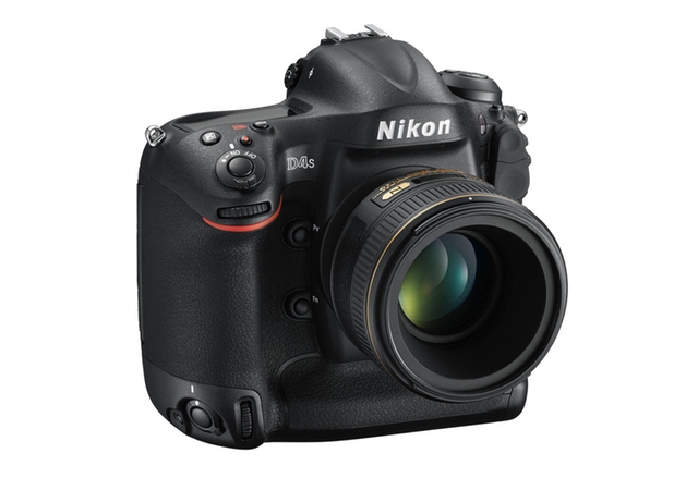 Nikon D4S не носи много промени
