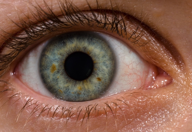 Каква е резолюцията на човешкото око?