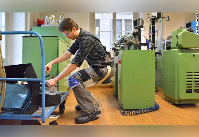 Автоматичен преносим стол в полза на работещите на конвейер