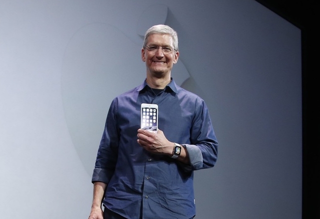 Тим Кук: можехме да предложим по-голям iPhone преди години