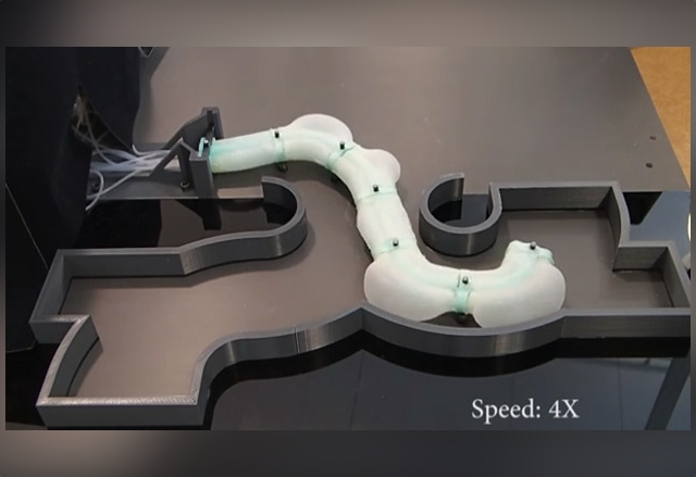 Учени от MIT създадоха роботизирано пипало от силикон, което само открива пътя си