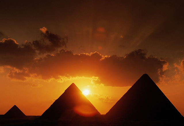 10 от най-странните теории, свързани с пирамидите