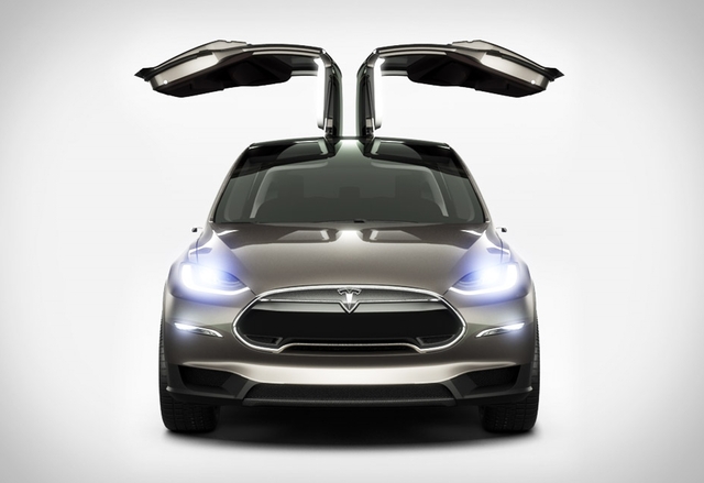 Tesla Model X ще се забави до третото тримесечие на 2015