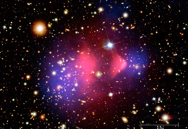 Тъмната материя може би не е съставена от частици, а големи късове