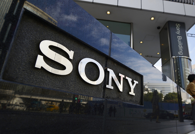 Хакерите обещаха коледен подарък, който Sony няма да хареса