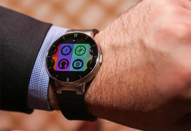 CES 2015: Alcatel OneTouch Watch е умен часовник, който работи с iOS и Android устройства 