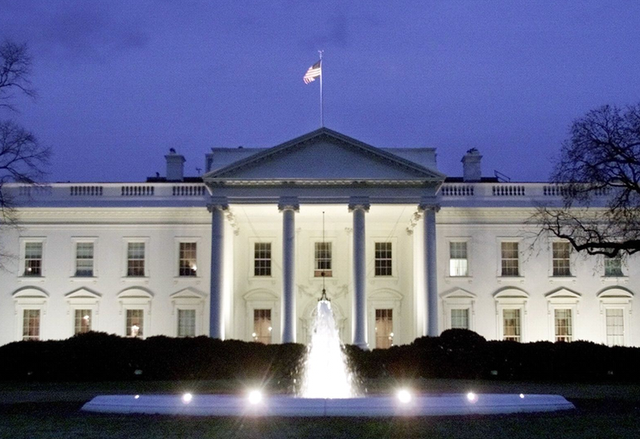 Неидентифициран дрон кацна в Белия дом