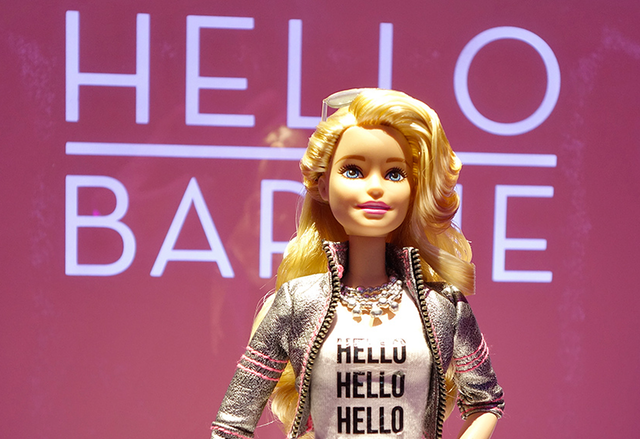 Куклата Барби от бъдещето говори с децата ви