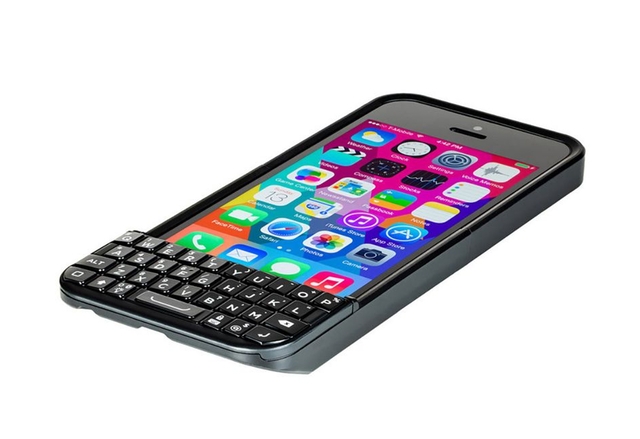 BlackBerry отново съди Раян Сикрест за клавиатурата Typo