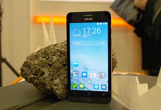 Премиера у нас: смартфонът Asus Zenfone 5 ексклузивно във Виваком