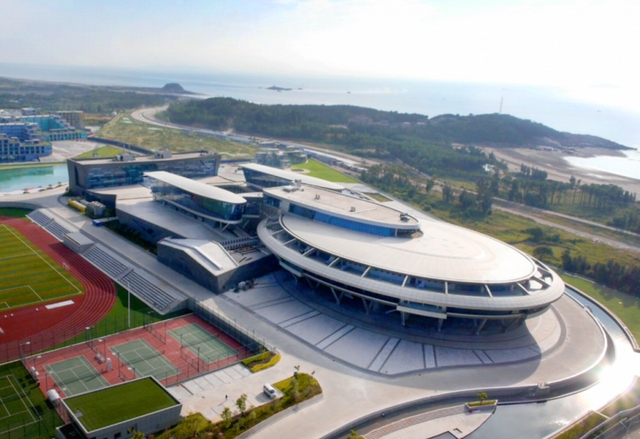 Китайска компания построи офис във формата на кораба Enterprise