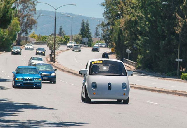 Тестовите самоуправляващи се коли на Google вече по пътищата в САЩ