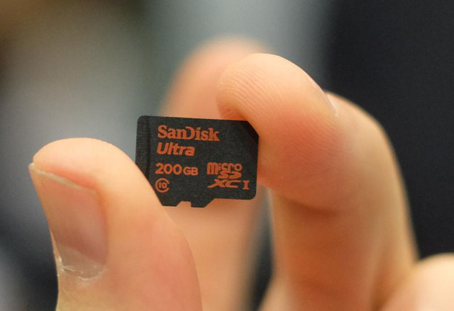 Вече може да купите 200 GB microSD карта памет