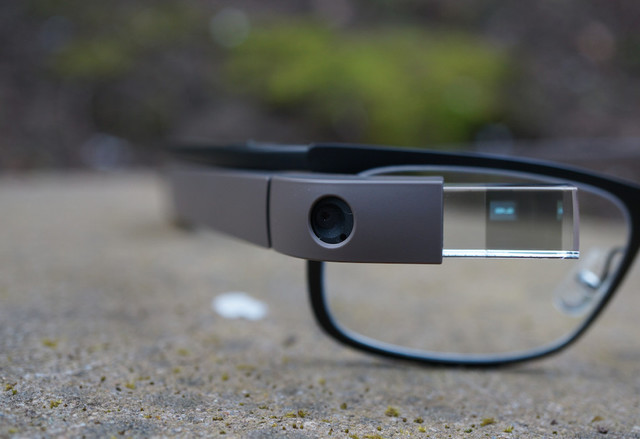 FCC одобри следващата версия на Google Glass, GG1