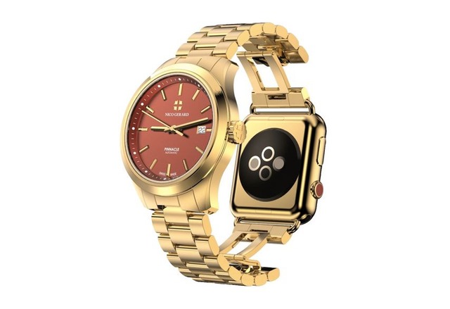 Швейцарски часовник използва Apple Watch за закопчалка