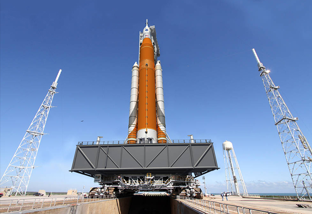 Новата SLS ракета на NASA е преминала последния си критичен преглед на дизайна