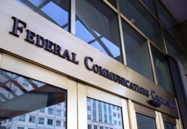FCC проучва безплатните пакети с данни от T-Mobile и AT&T за нарушаване на мрежовата неутралност