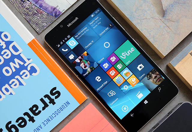 Сривът в продажбите на Windows Phone през 2015 показва едва 1.1 процента пазарен дял