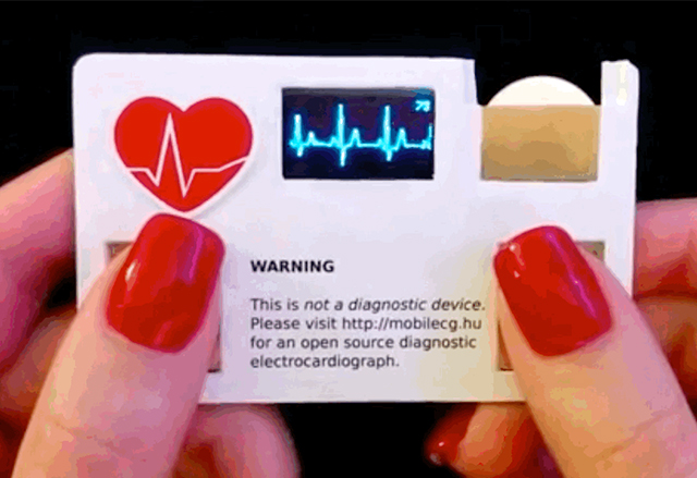 Унгарска стартираща компания създаде визитка с вградени ЕКГ измерватели