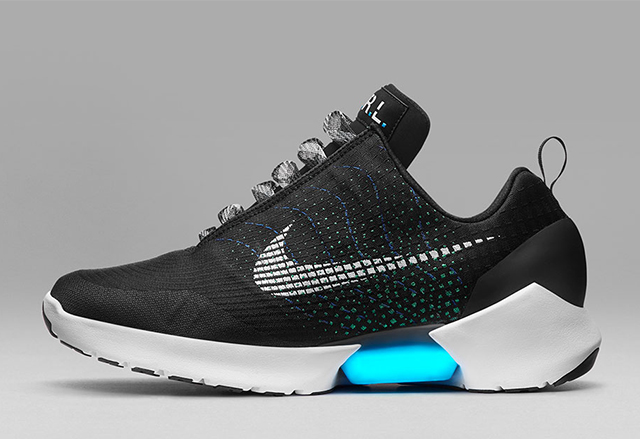 Nike представи самостоятелно затягащи се маратонки, наречени HyperAdapt 1.0 