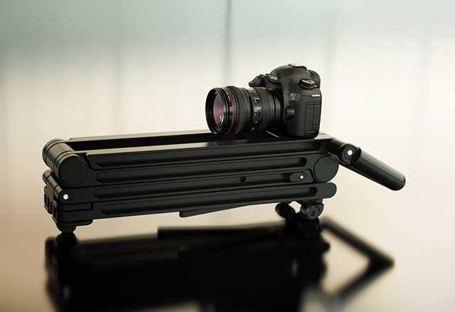 Уникалният сгъваем статив за DSLR фотоапарати StandPlus ще ви улесни в студийната работа