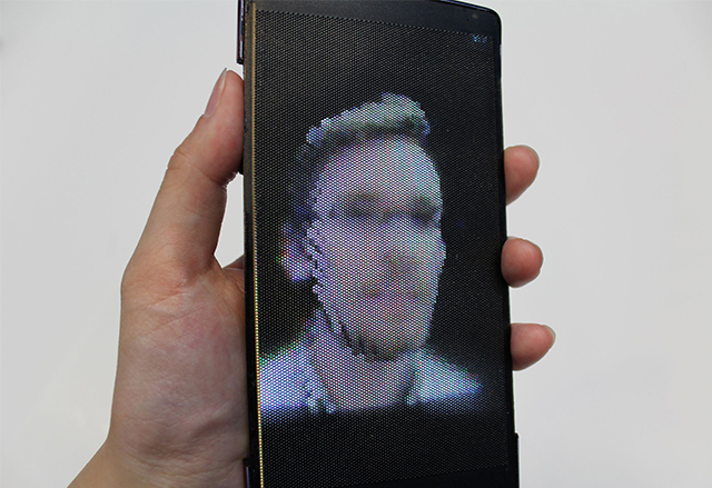 HoloFlex е нов прототип на холографски смартфон с гъвкав екран