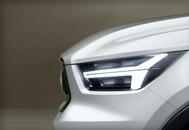 Volvo показа част от дизайна на новата си серия 40, която ще видим на 18 май