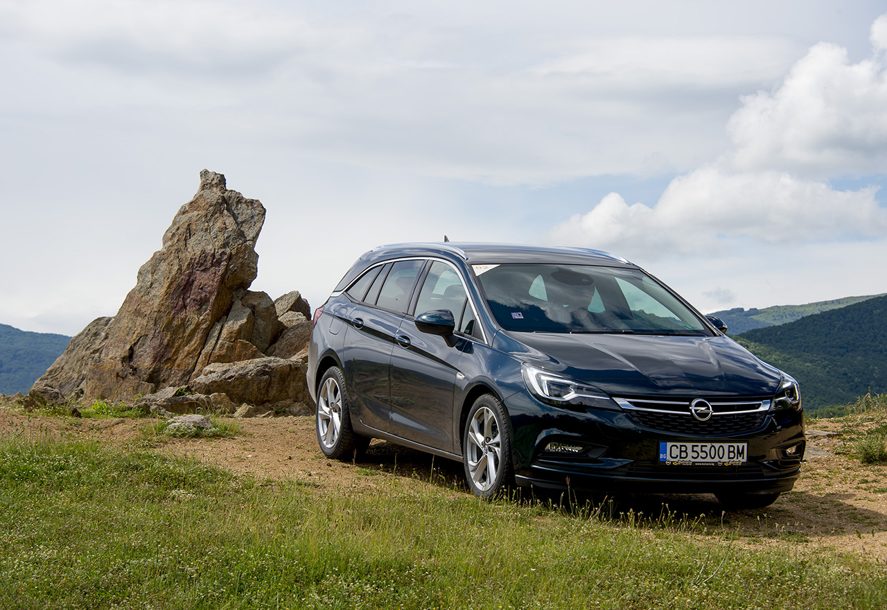 Opel Astra Sport - триумф на напредничавото мислене (тест драйв)