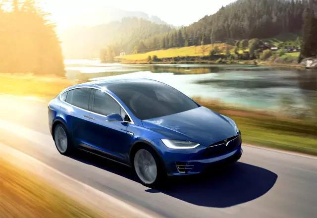 Автопилотът на Tesla замесен във втора катастрофа
